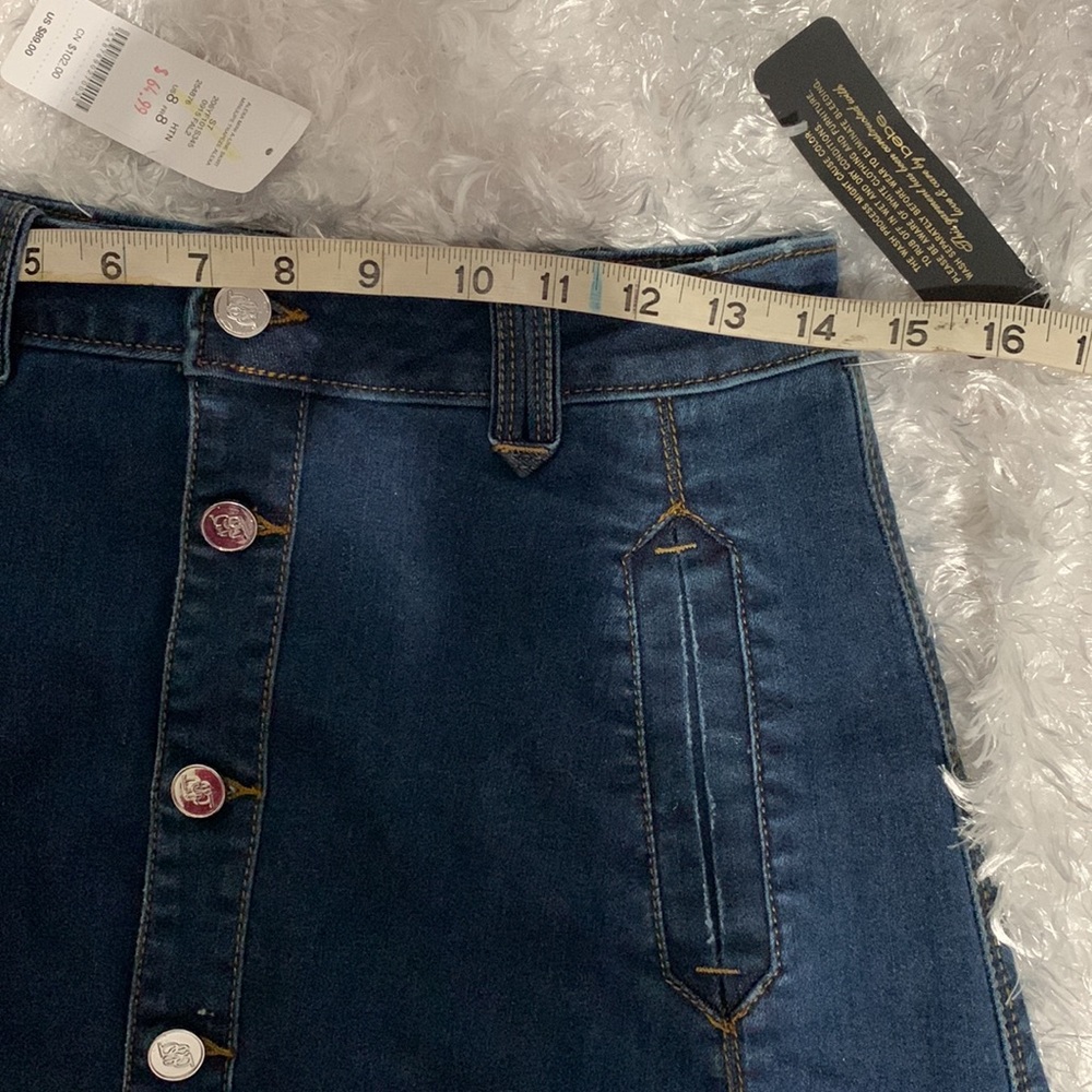 NWT bebe stretch skirt size 8